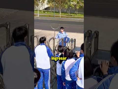 El Guardia No Permitía Que Los Estudiantes Recogieran Su Delivery 💔