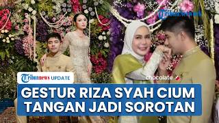 Momen Lamaran Riza Syah Jadi Sorotan, Netizen Kritik Gestur Cium Tangan ke Calon Ibu Mertua