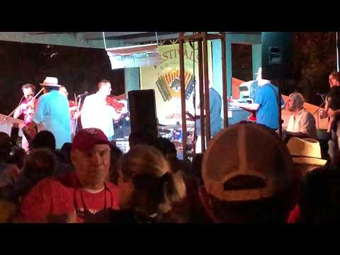 Festivals Acadiens 2018: Wayne Toups & ZydeCajun - "Zydeco Sont Pas Sale"