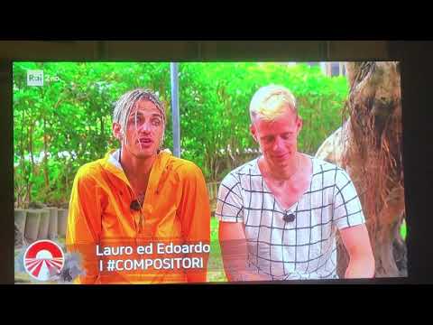 Bacio tra Achille Lauro e Boss Doms