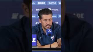 Depois de golear o Goiás, Carpini destaca poder de reação do Fortaleza, e elogia atacante Vitinho