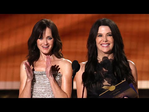 Gilmore Girls REUNION! Lauren Graham and Alexis Bledel Back Together at the Emmys