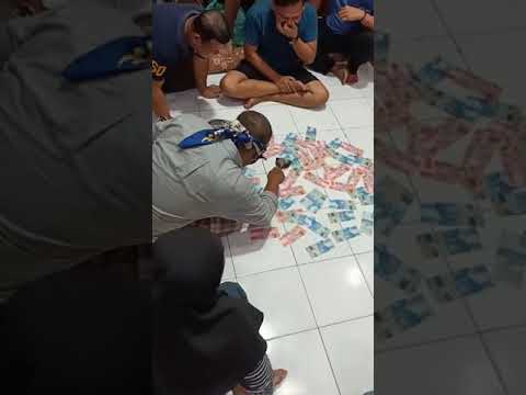 Kasian bapak bapak ini gak dapet dapet 😭Jangan lupa suscrab👇👇