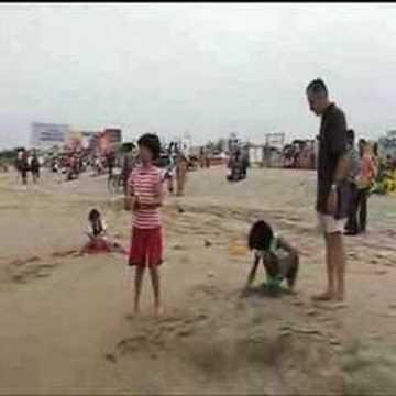Shruti, Aarti at the beach