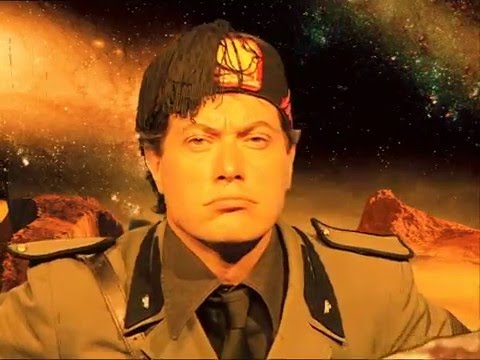 Fascisti su Marte (Fascists on Mars) - La grande strada (The big highway)