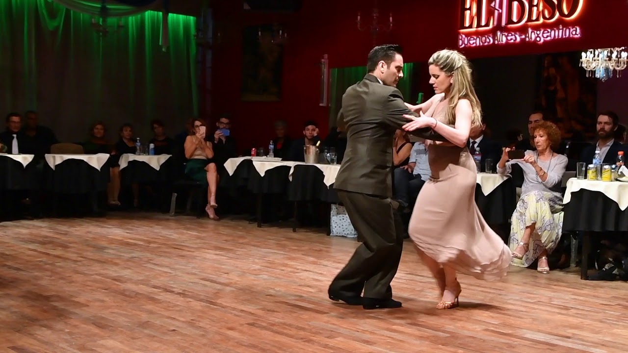 Carolina Bonaventura y Leandro Caparelli en Porteño y Bailarin