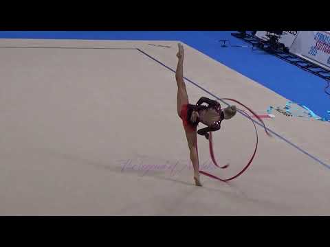 Kseniya MOUSTAFAEVA (FRA) ribbon - 2015 Stuttgart worlds Qualifs