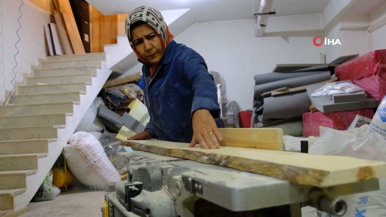 Sedir imalatı yapan kadın girişimci tek başına hem üretiyor hem onarıyor
