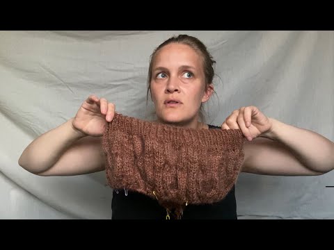 WOOLapyk Knitting Podcast. "What I'm currently knitting..."