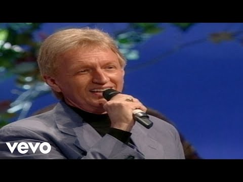 Bill & Gloria Gaither - That Glad Reunion Day [Live] ft. Terry Blackwood