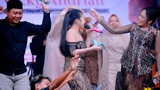 Download lagu LALUNA MUSIC - KANDAS X GARAM CHINA X PERTEMUAN DIN ANNESIA - WEDDING PARTY VICKY DAN FITA -GROBOGAN mp3 Download lagu LALUNA MUSIC - KANDAS X GARAM CHINA X PERTEMUAN DIN ANNESIA - WEDDING PARTY VICKY DAN FITA -GROBOGAN mp3