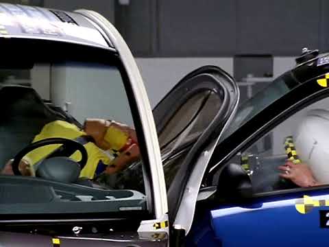 Smart fortwo vs Gem e2 lsv crash test