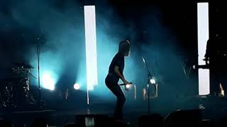 Anna Tatangelo canta &quot;Astronauti&quot;