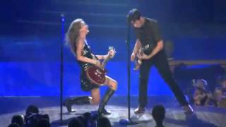 Taylor Swift ft. Jimmy Eat World - The Middle