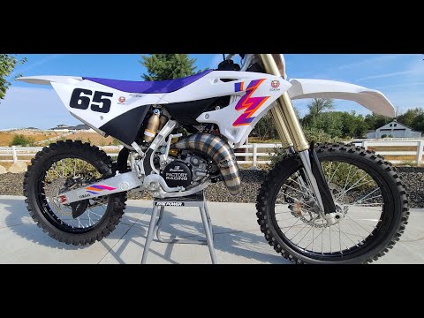 Bill's Pipes unboxing and quick comparison to the FMF exhaust on a 2024 YZ125. Awesome looking pipe!