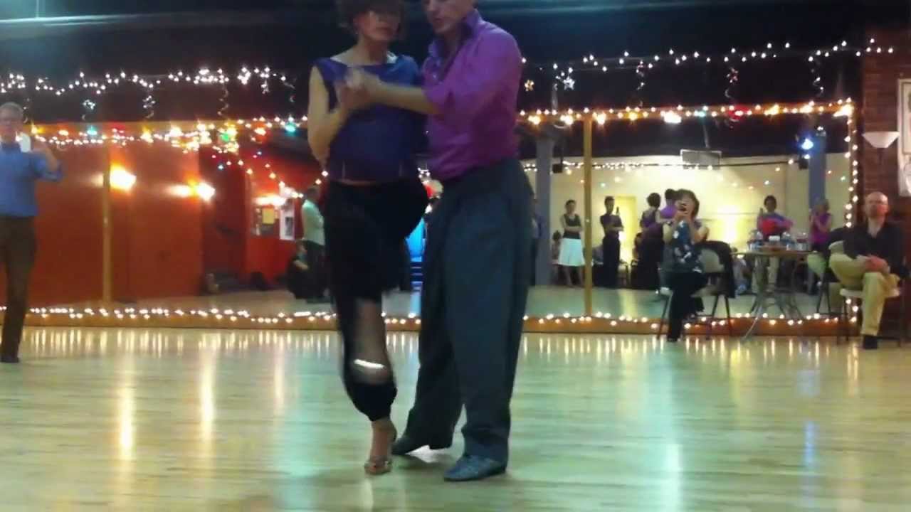 Esteban Moreno and Claudia Codega - Piernazos class review