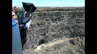 preview picture of video 'twin falls base jumping .wmv'