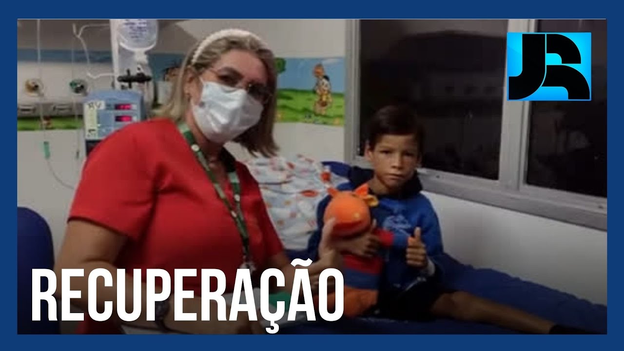 Meninos que ficaram quase um mês perdidos na floresta amazônica apresentam melhora