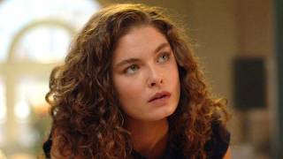 Alexa Davalos🔥G Strlng & Bikini Moments Leave Nothing to Imagination