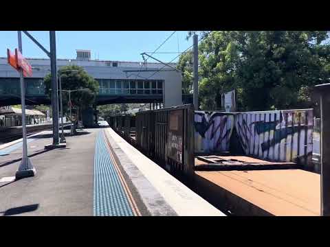 NR122 / NR83 / NR66 - 25/09/23 - 2NY3 passes West Ryde