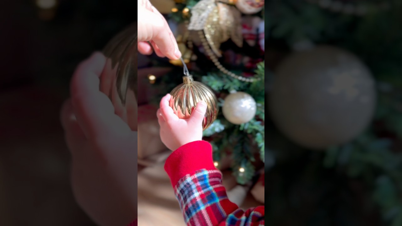 Sending y’all love this holiday szn 💕🎄💕 #christmas #shortsfeed #momlife