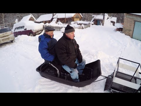 Деды встречают мотобуксировщик Ураган Волк.😀