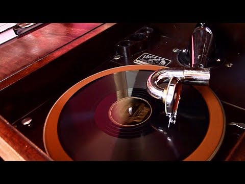 "Auld Lang Syne" played on 1925 Victrola ....... Happy New Year !!