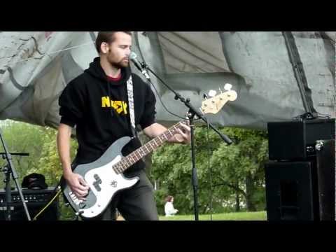 Destraktor - Destraktor -- Mediální protest (úryvek) @ Vyosení 2012