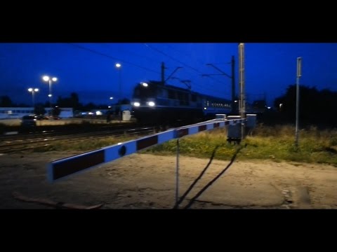 EP09 z pociągiem IC ŚWIATOWID o zachodzie słońca