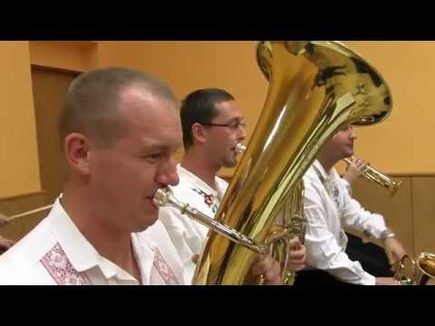 POLEŠOVICE-Šestka skvělých muzikantů vyhrávala na setkání seniorů (zpracovávám)