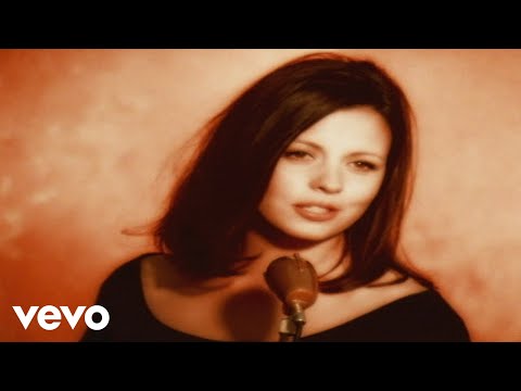 Sara Evans - Three Chords and the Truth (Official Video)