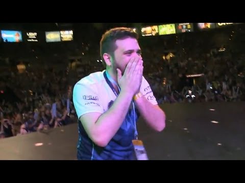 Hungrybox wins Evo 2016!