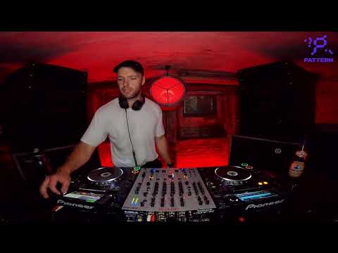 PATTERN :  AWHM -  08.21.21 - 6 P.M