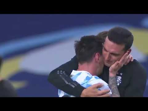 Lionel Messi Hug the coach Lionel Scaloni After win the final