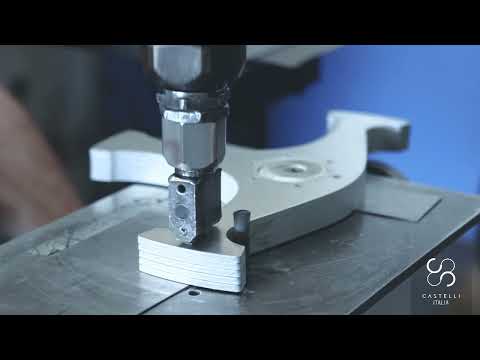 CASTELLI ITALIA - Customized steering wheel that combines technical excellence with aesthetic appeal