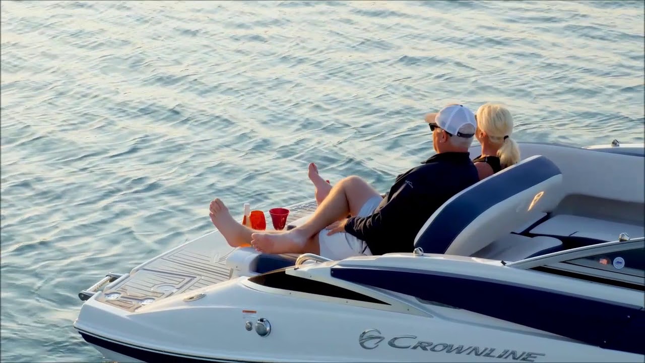Crownline E 235
