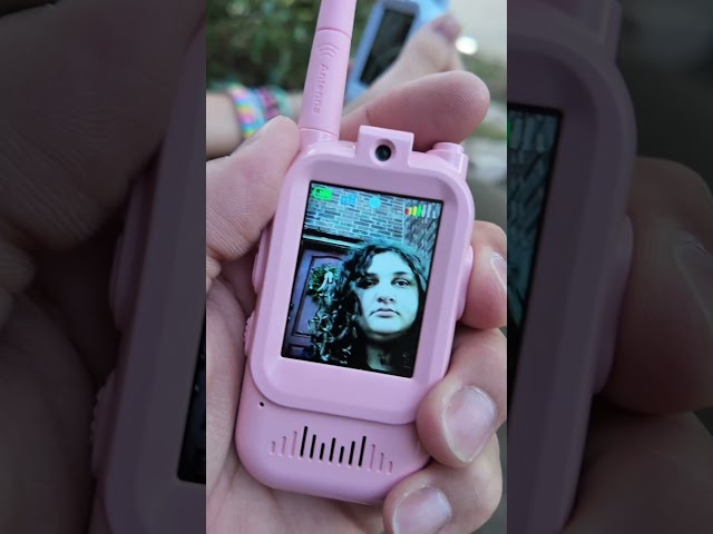 Vídeo relacionado con WALKIE TALKIES Infantiles Sonic The Hedgehog con BATERÍA Recargable Linterna Y UN KM DE Distancia DE COMUNICACIÓN