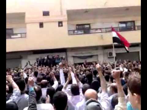 كلمة الشيخ أنس عيروط أمام المتظاهرين في مدينة بانياس في ريف طرطوس في جمعة "الغضب"