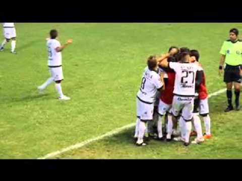 Festejo del golazo de Cabrera ante Quilmes