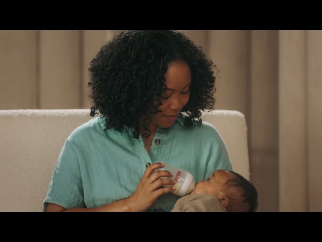 Vídeo relacionado con NUK Perfect Match Air Chupete | 0-6 meses | Chupetes ortodónticos que facilitan la ventilación y evitan la irritación | 95% de aceptación por parte de los bebés** | Disney Winnie the Pooh | 2 unidades