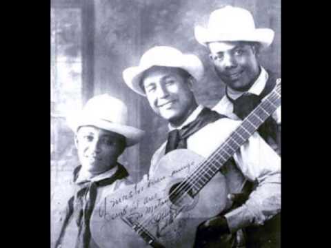 download lagu mp3 mp4 El Amor De Mi Bohio, download lagu El Amor De Mi Bohio gratis, unduh video klip El Amor De Mi Bohio