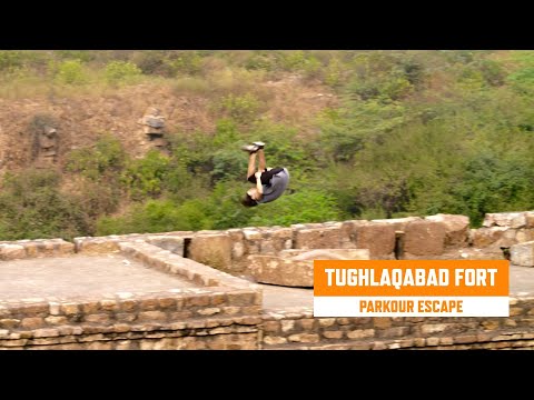 Экстремальный спорт Epic parkour escape from a fort in New Delhi