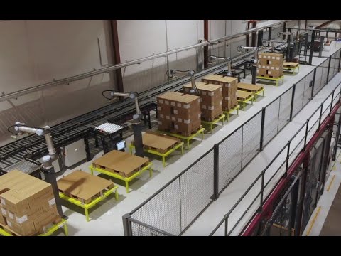Paletizačná symfónia so 7 kolaboratívnymi robotmi UR10 a AGV