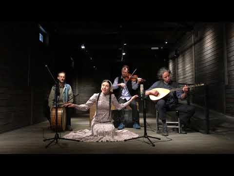 "Arnavutlar eker baqla"