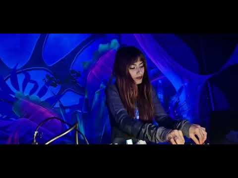 Athzira Area 51 - Blasting the dancefloor