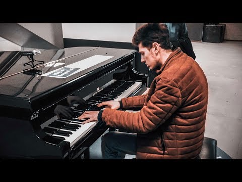 Piano Improvisation Pt. 2 at Amsterdam Train Station – Thomas Krüger