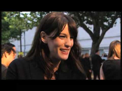 Liv Tyler - Burberry Prorsum Spring/Summer 2010 Show