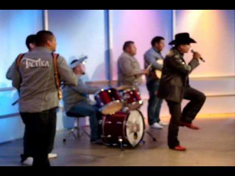 QUETZAL ENRIQUEZ 'El Jerezano' CANTANDO 'El Abogado Pelon'  EN tELEVISION ANGELINA!