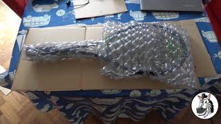 How to wrap a tennis racket for sending if you don
