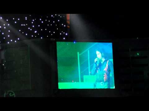 رضا یزدانی کنسرت کیش "هنوز دلم واسه تو تنگ میشه"-reza yazdani